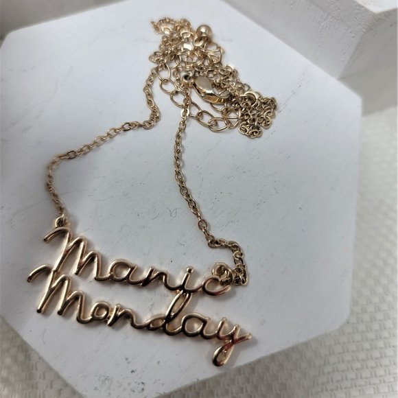 4 Gold tone Necklaces Day of the Week Style - Picture 4 of 9